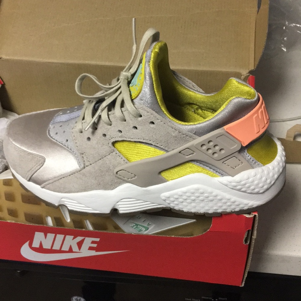 Nike women’s air huarache